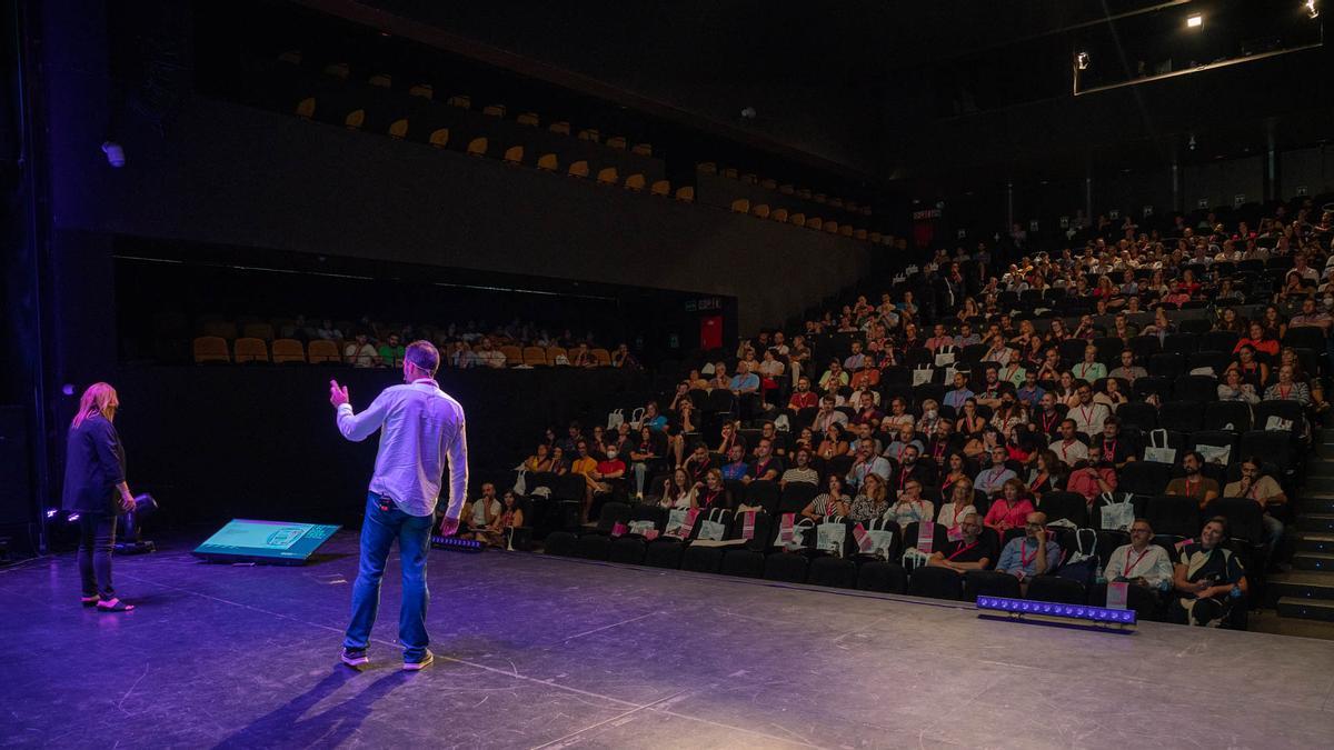 Cerca de 500 profesionales han asistido al evento presencial.