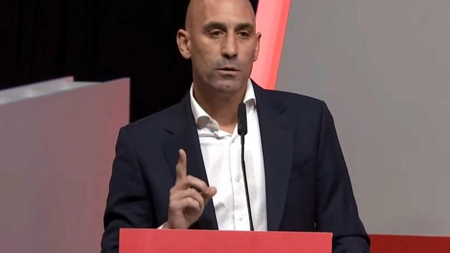 La mare de Rubiales es tanca en una església i es declara en vaga de fam