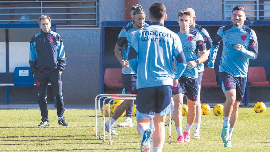Últimas noticias sobre el Levante UD, Calleja: «Queremos quitarnos la mala  espina del año pasado en Tenerife»
