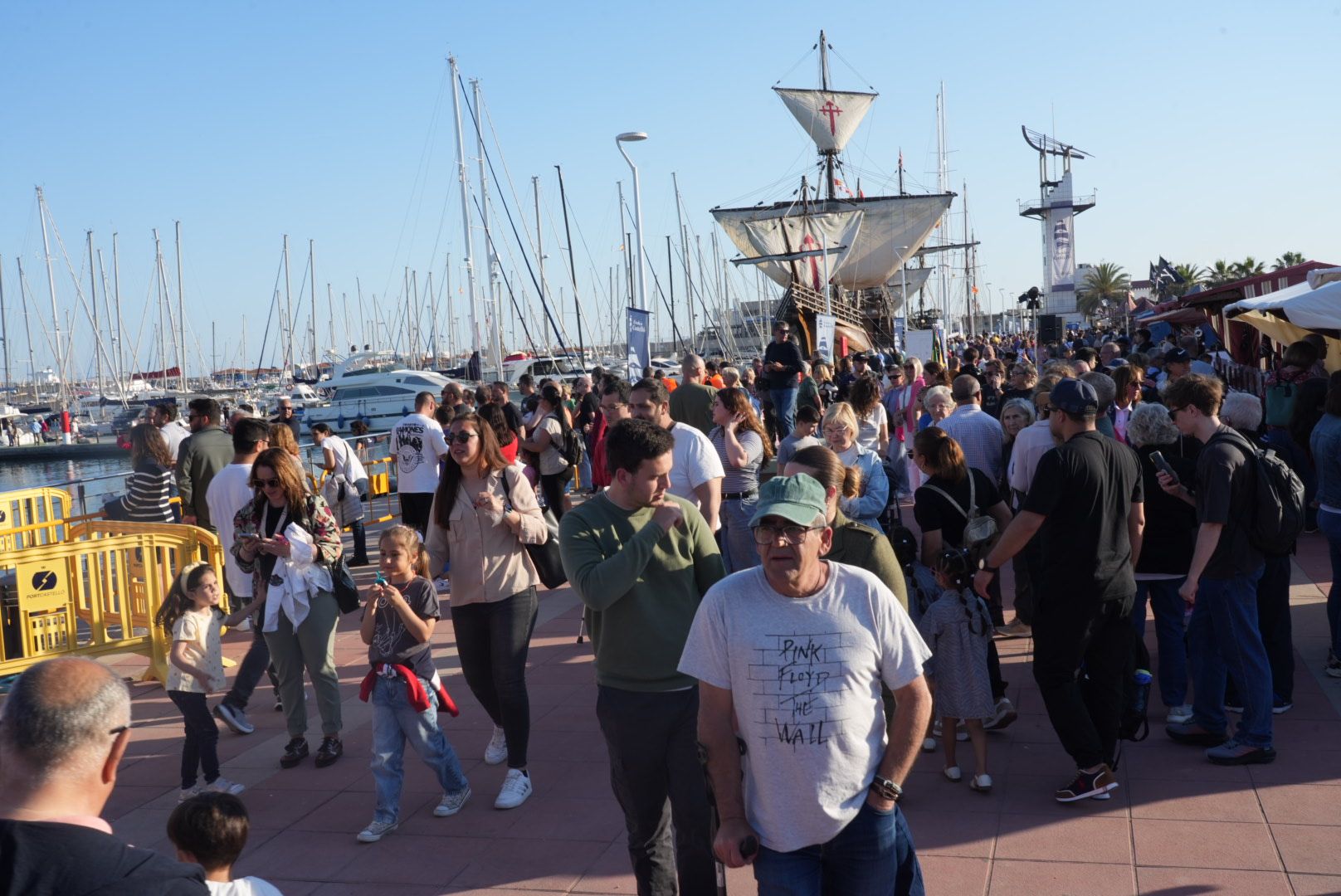 Galería: Amarran los primeros barcos de Escala a Castelló en el Grau