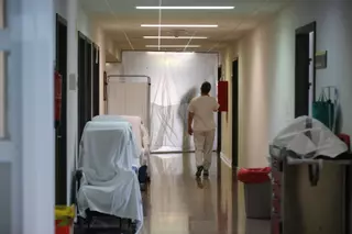 El Hospital de la Plana suspende operaciones por falta de camas y personal