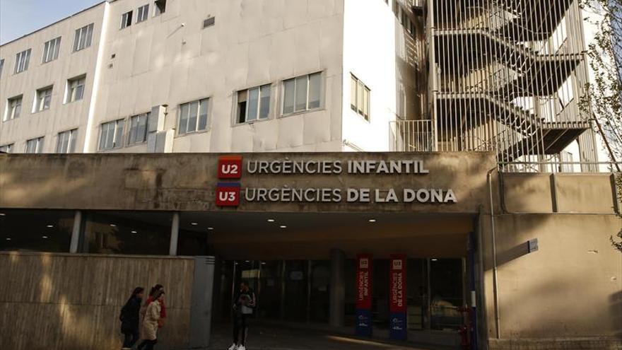 Detenidos en Barcelona por maltrato los padres de un niño de veinte días