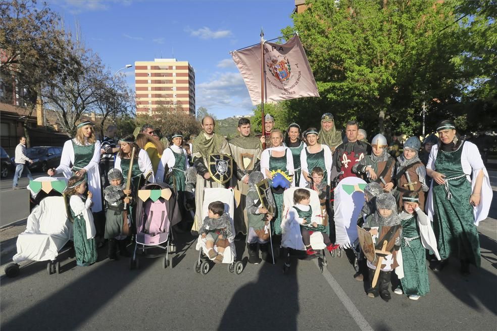 Las imágenes del desfile de San Jorge en Cáceres