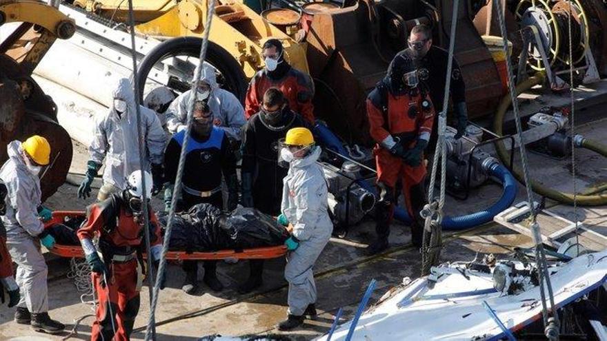 Recuperados otros 4 cadáveres del barco que naufragó en el Danubio