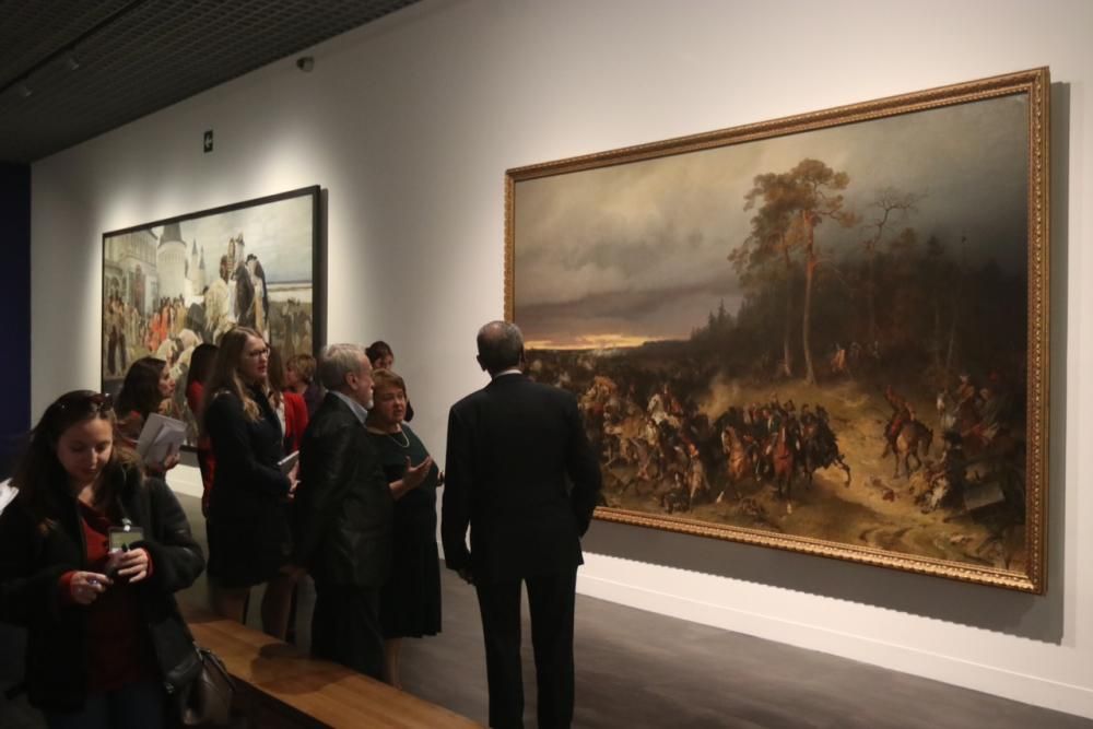 La exposición anual dedicada a la dinastía Románov permanecerá instalada en el Museo Ruso hasta enero de 2018, mientras que la temporal de Kandinsky estará abierta hasta julio