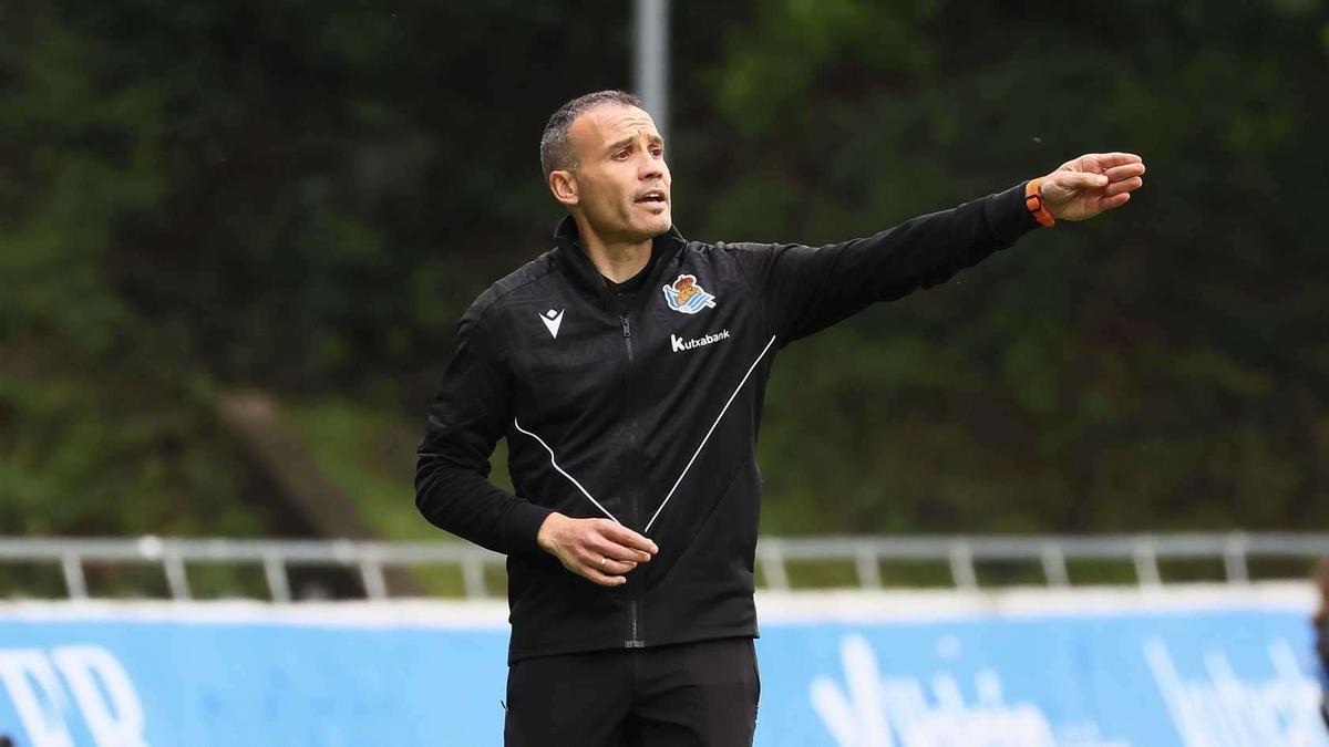 Sergio Francisco, tras más de una década en la Real Sociedad, dirige al primer equipo desde el pasado verano.