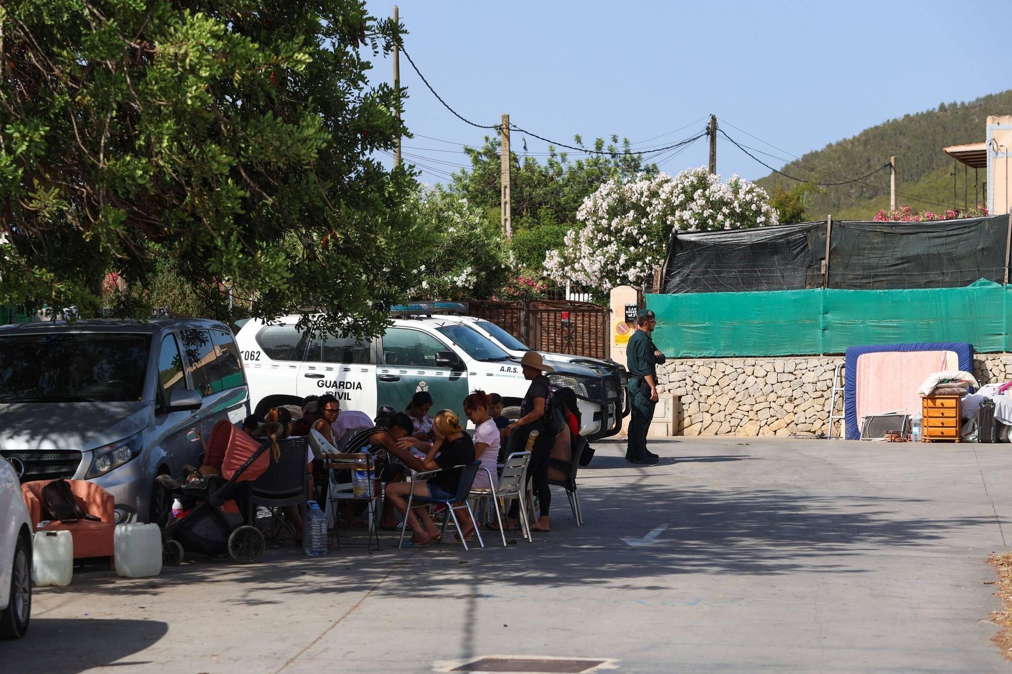 Todas las imágenes del desalojo de Can Rova 2 en Ibiza