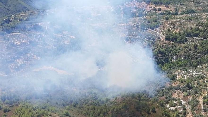 Evoluciona favorablemente el incendio forestal en Albacete