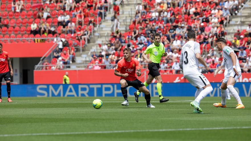 De Burgos Bengoetxea pitará el RCD Mallorca-Granada: es el árbitro del 2-6