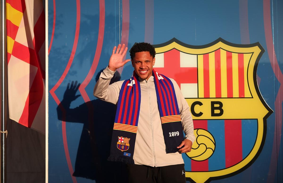 ¡Vitor Roque ya está en Barcelona! Así han sido sus primeras horas en la Ciudad Condal ¡Vitor Roque ya está en Barcelona! Así han sido sus primeras horas en la Ciudad Condal
