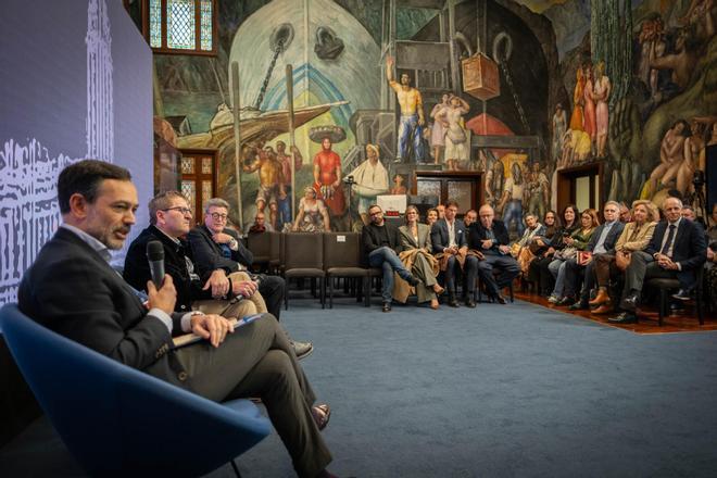 Jorge Dávila presenta su primera novela, 'El anillo de Faride'
