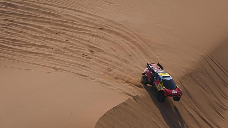 Loeb marca el ritme en una igualada quarta etapa del Dakar