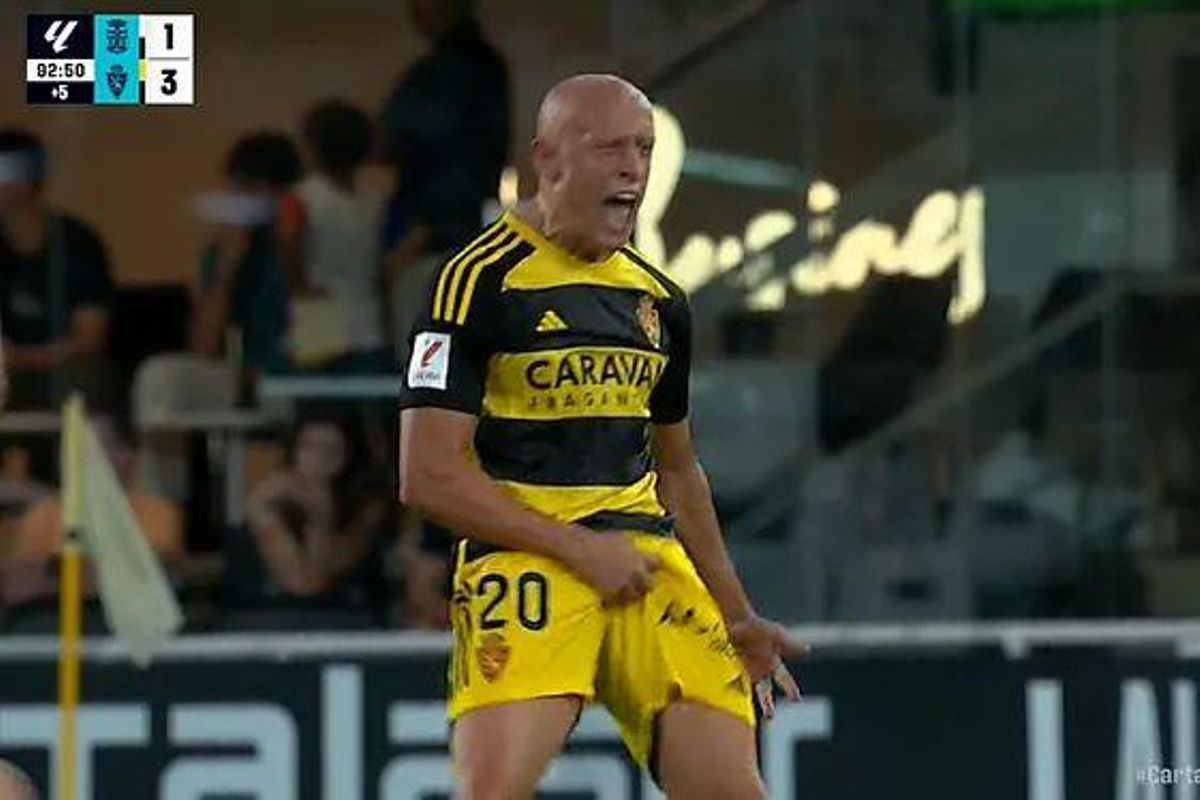 Escàndol a Segona: Mollejo celebra a l’estil Rubiales l’últim gol del Saragossa a Cartagena Escàndol a Segona: Mollejo celebra a l’estil Rubiales l’últim gol del Saragossa a Cartagena