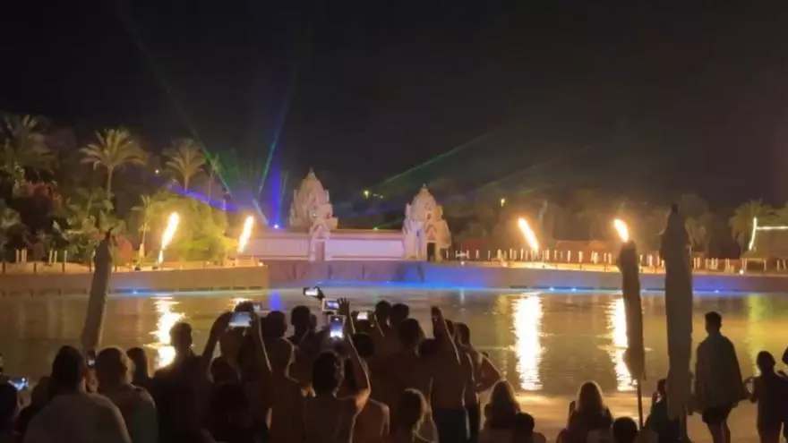 Vuelve la experiencia nocturna más acuática de Tenerife: Siam Night