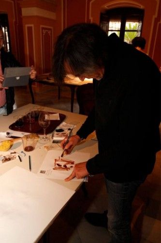 Pintando con vino en el Palacete de la Seda