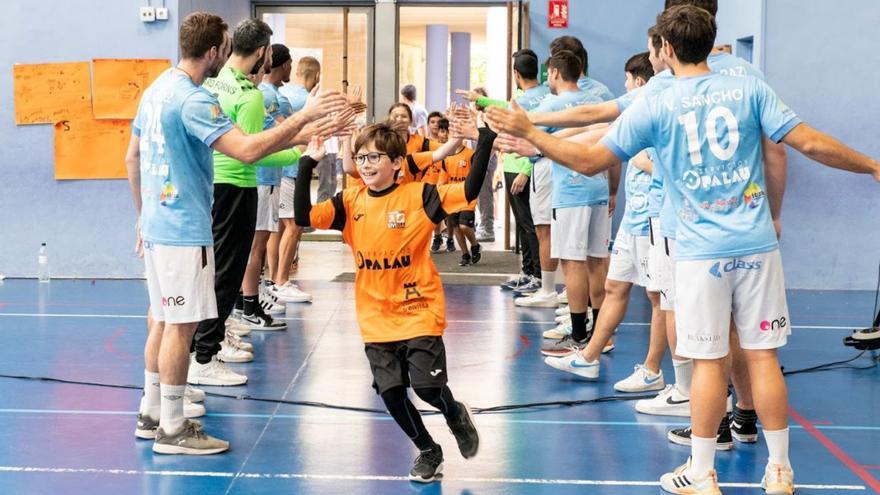 HC Ibiza: la familia naranja refuerza su firme compromiso con el balonmano