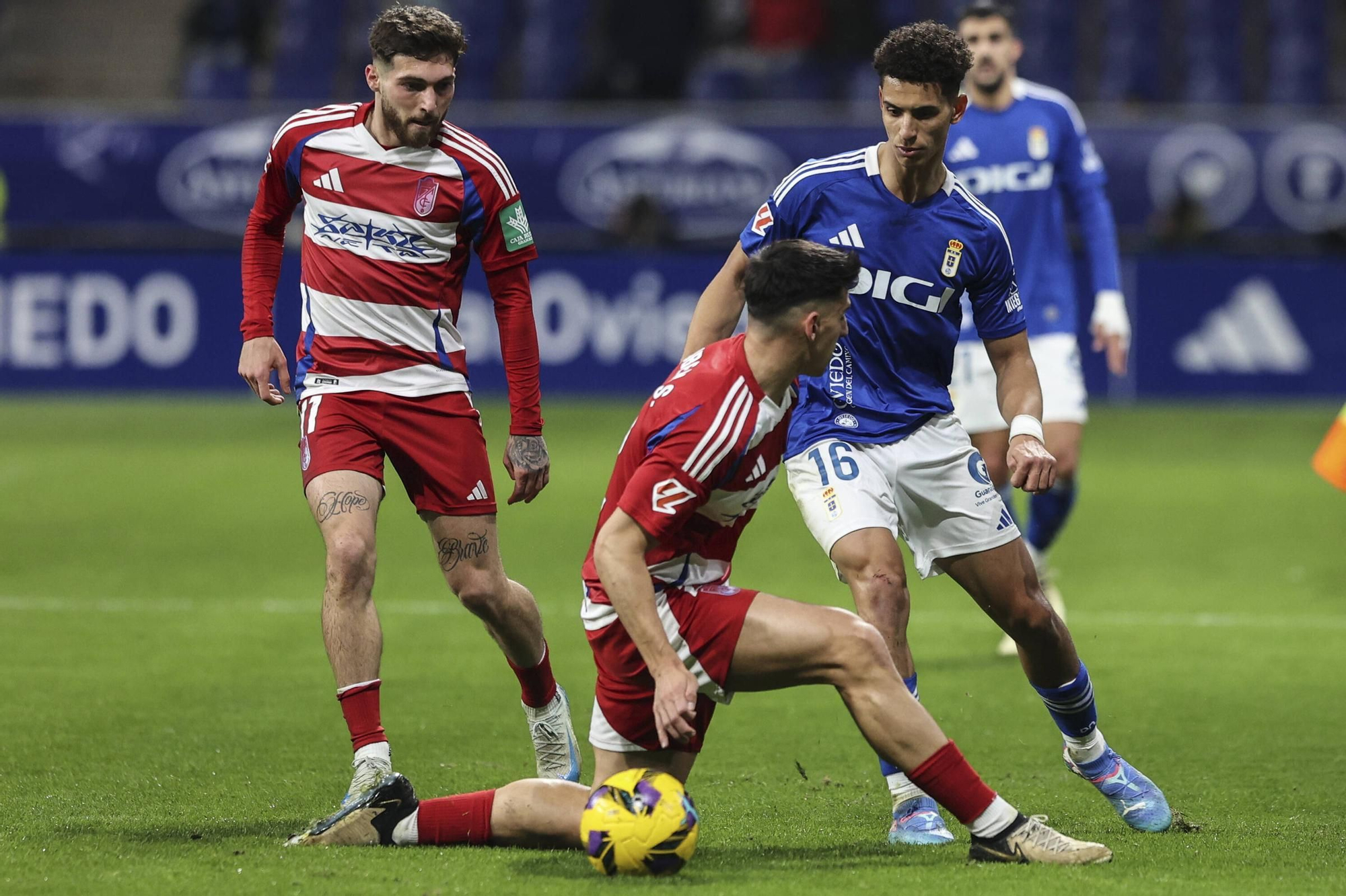 Así fue el partido (en imágenes) entre el Real Oviedo y el Granada