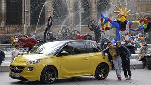 El modelo más pequeño de la marca alemana fue uno de los protagonistas en la puesta de largo que se hizo por las calles de Paris, donde los jóvenes fueron sus incondicionales.