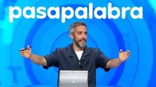 Roberto Leal amenaza con expulsar a una invitada de Pasapalabra por reñir a Manu y a Rosa en una prueba