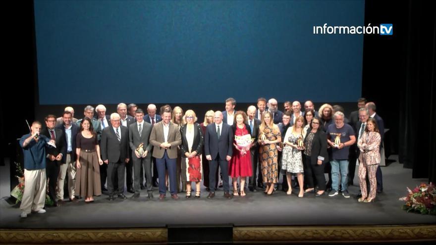 La X Gala de la Salud pone el foco en el instrusismo y reconce el trabajo de la sanidad alicantina