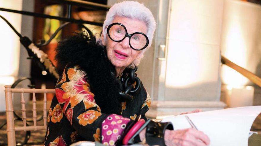 Iris Apfel, con gafas del &#039;Un, dos, tres..&#039;.