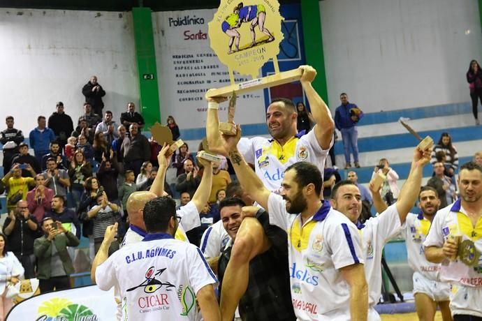 DEPORTES. VECINDARIO.SANTA LUCIA.   Luchada. Final de la Copa Cabildo Insular entre los equipos del Estrella CL y el CL Agüimes.  | 30/03/2019 | Fotógrafo: Juan Carlos Castro