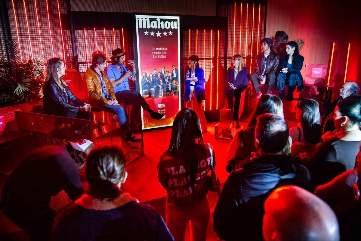Presentación de la canción de Fallas de Mahou.