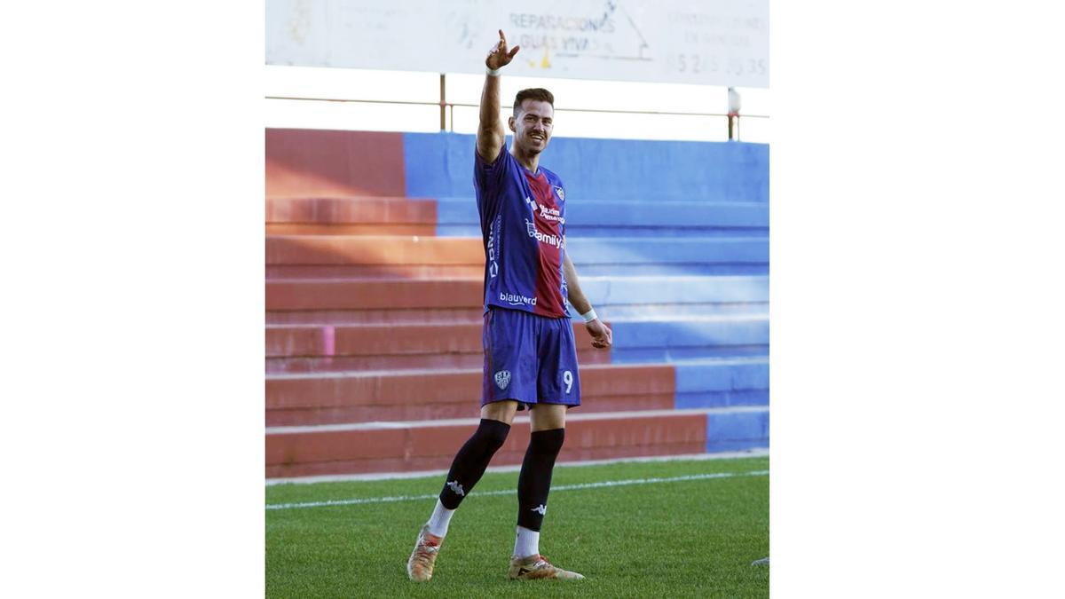 Tanque logró el gol del Alzira ante el At. Levante.