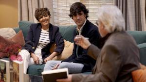 Los escritores durante la conversación con Àlex Sàlmon.