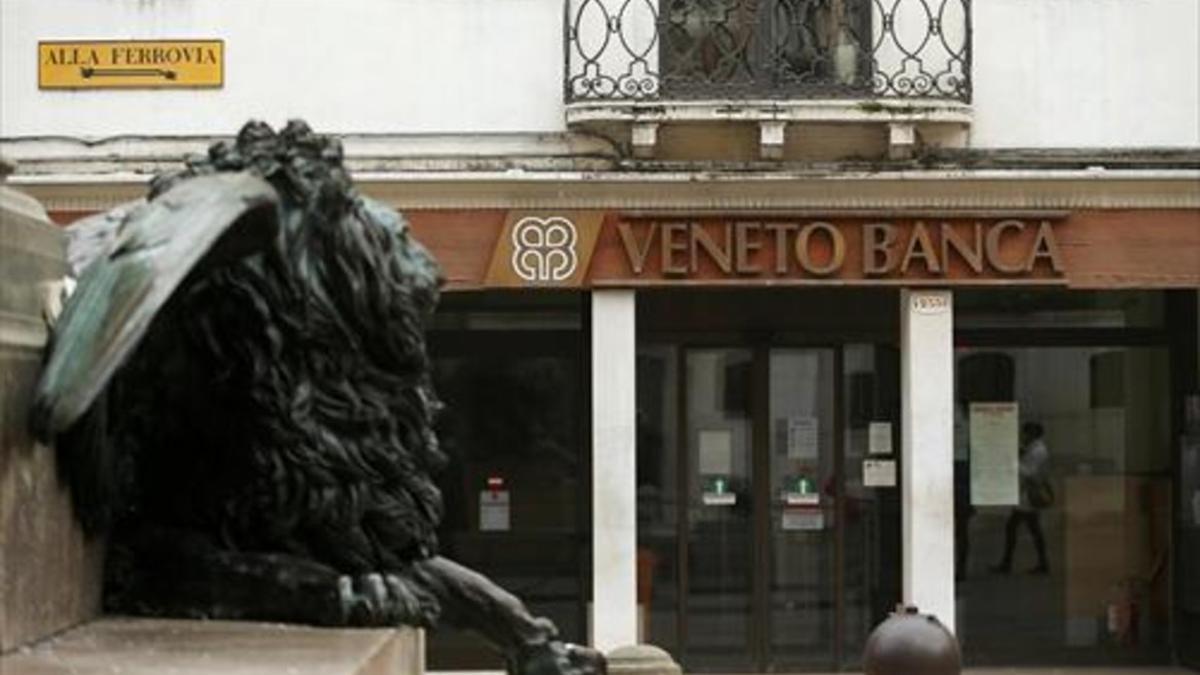 Una sucursal de Veneto Banca, en la ciudad italiana de Venecia.