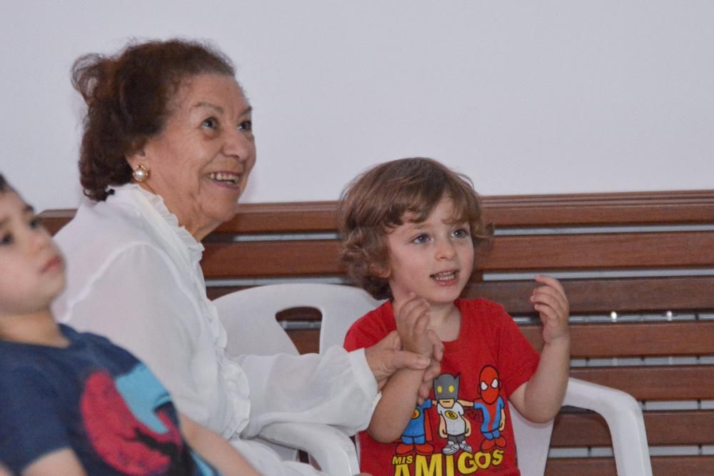 Despedida del proyecto 'Camiño pola memoria' de Afaco en la escuela infantil de Os Rosales