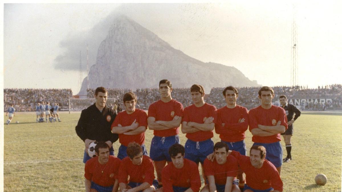 leyendas del fútbol, grandes técnicos y un narrador mítico