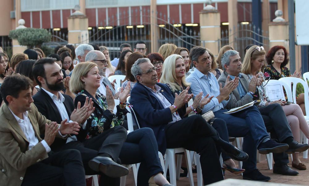 Este martes ha tenido lugar el acto de bienvenida a los alumnos de intercambio internacional y estudiantes del Centro Internacional de Español, procedentes de más de 50 países. El acto tuvo lugar en el Jardín Botánico del Campus de Teatinos