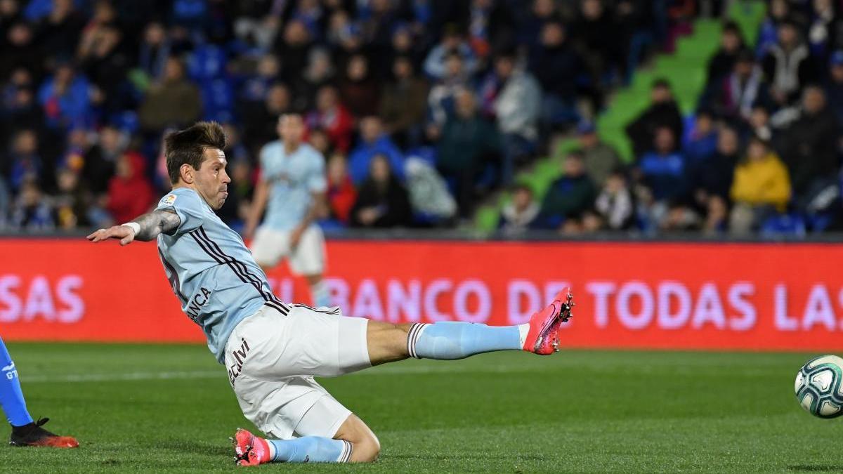 El jugador del Celta, Fedor Smolov en el encuentro entre el Getafe y el club vigués / S. Reyes