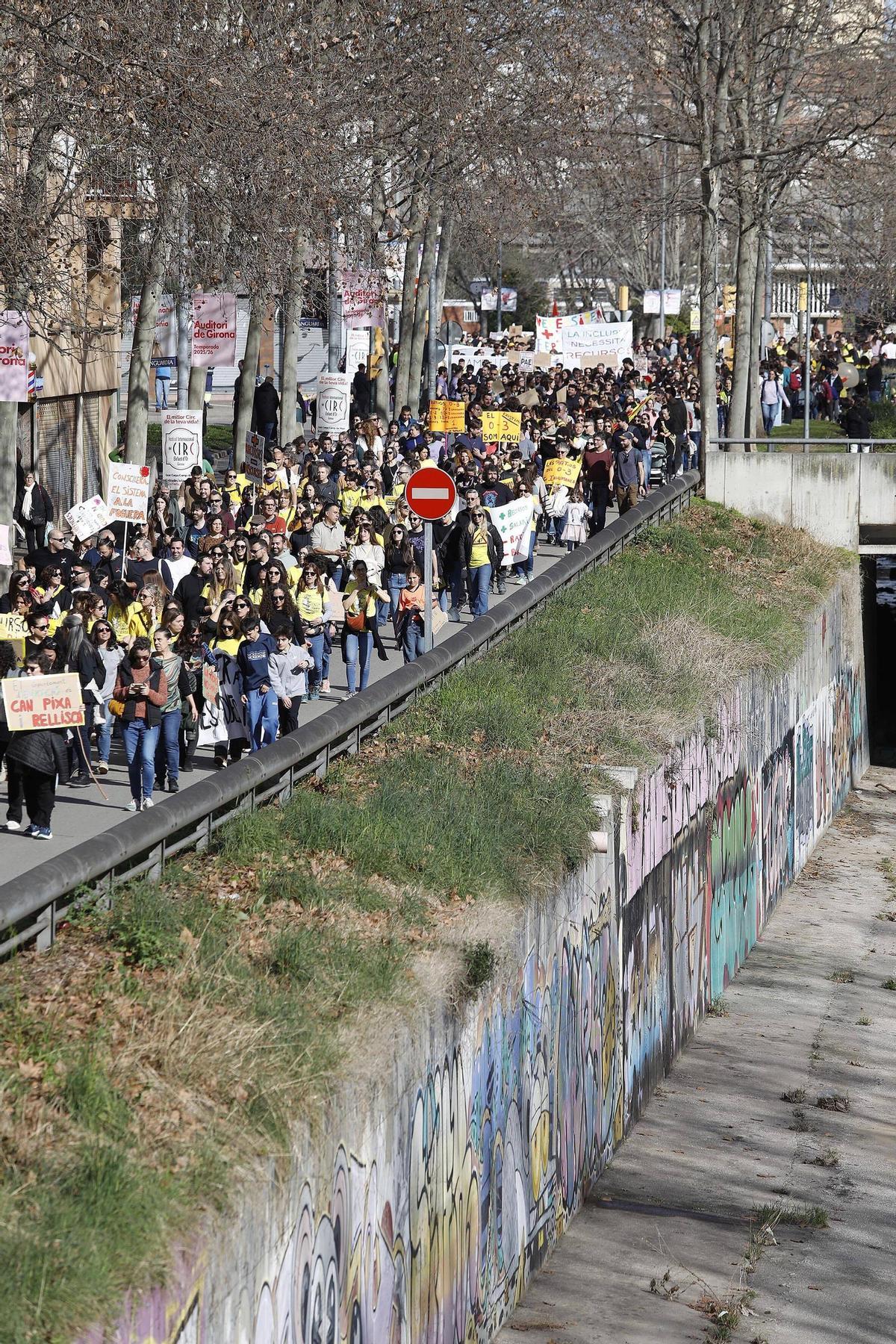 Les fotos de la manifestació dels professors gironins per reclamar millores laborals i salarials