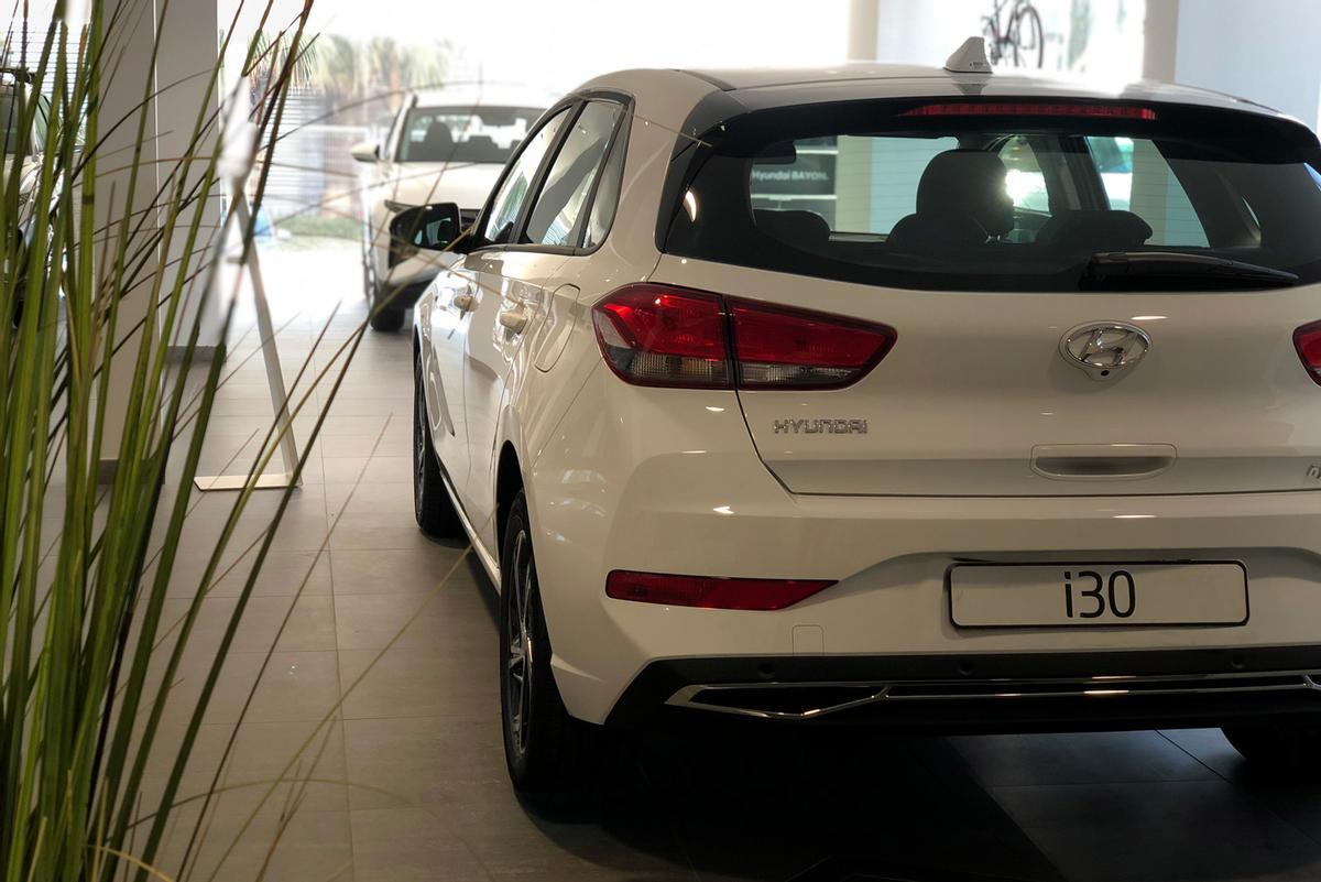 Hyundai Autiber apuesta por la modalidad del renting personal en el Hyundai i30 desde 360,60 euros al mes.