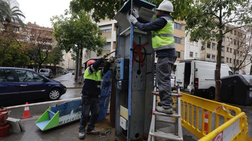 Empieza la retirada de las cabinas telefónicas en Palma