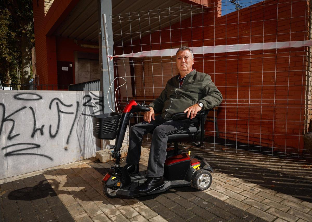Salva no puede cruzar de Benetússer a Alfafar porque el ascensor de la estación no funciona desde la dana.
