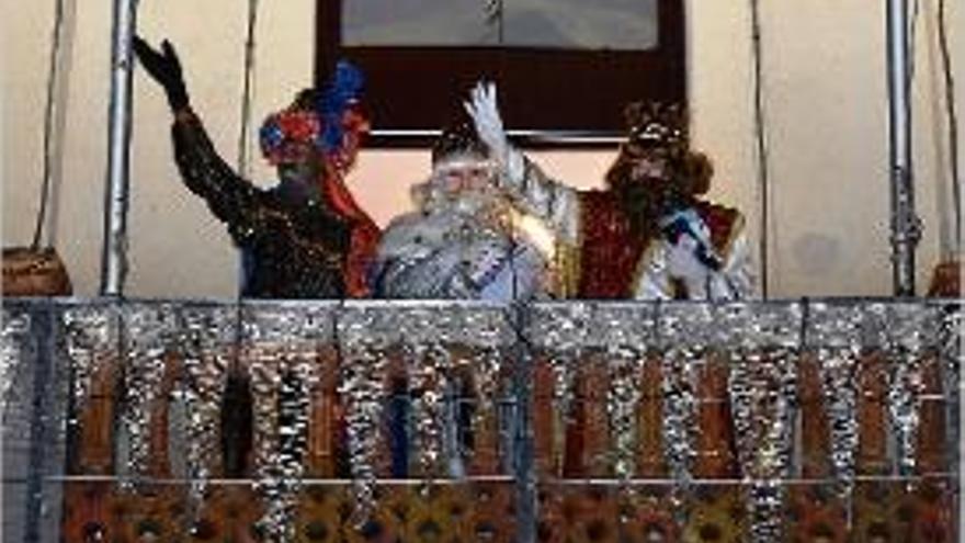 Ses Majestats saludaran els lloretencs des del balcó de l&#039;Ajuntament.
