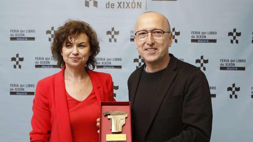 Óscar López recoge el Premio al Fomento de la Lectura