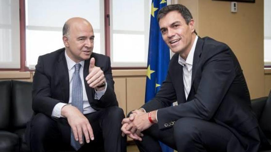 Pedro Sánchez es va reunir amb el comissari europeu d&#039;Afers Econòmics, Pierre Moscovici.