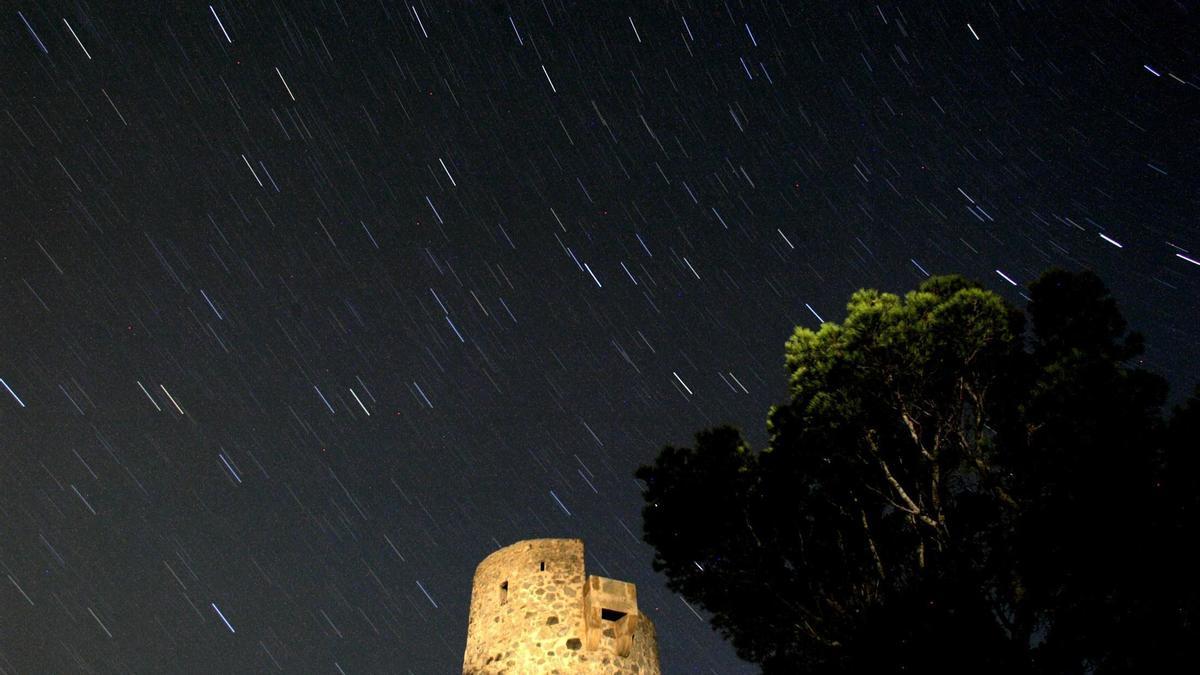 Lluvia de estrellas sobre el cielo de Banyalbufar