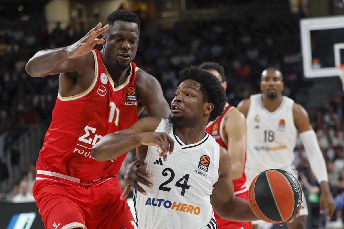 El Madrid ganó ante Olympiacos y cree en la remontada