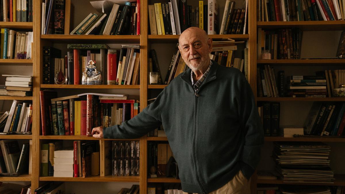 Juan Eslava Galán:  En el sexo, como diría Franco, en España hemos alcanzado las últimas cotas 