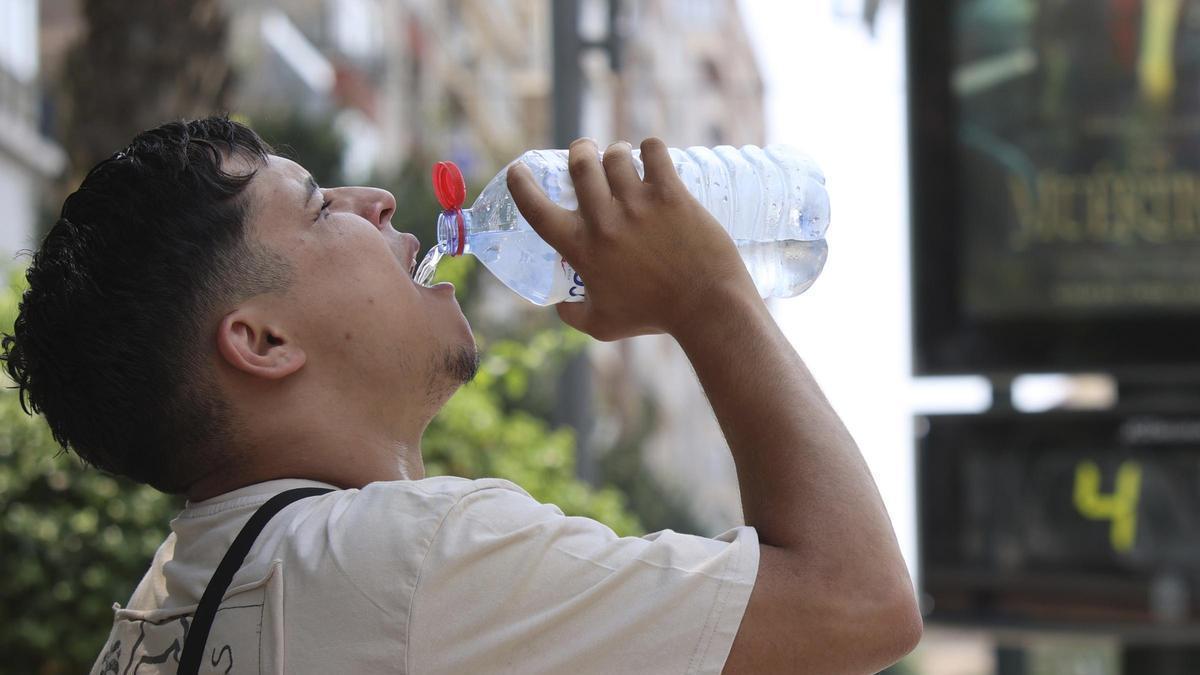 AEMET ha emitido para el martes avisos de nivel naranja y amarillo por altas temperaturas