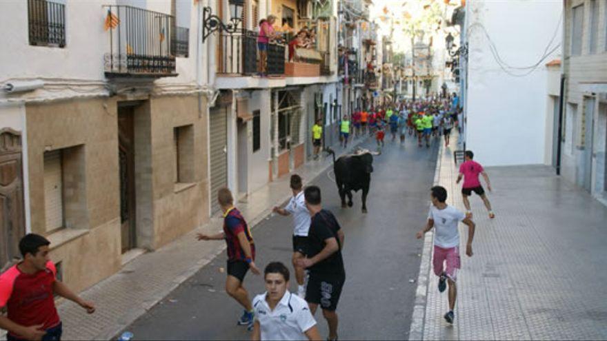 Festejos del bou al carrer en Vallada, en una foto de archivo.