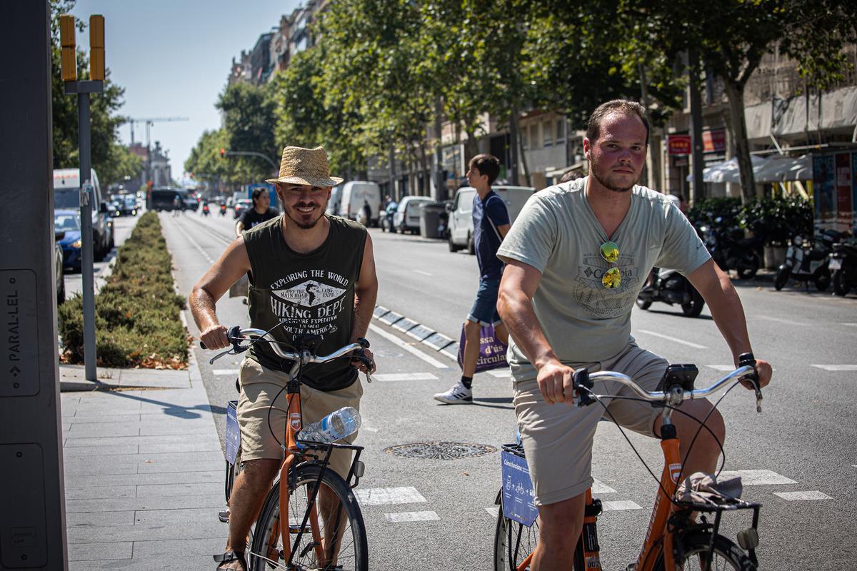 En bici urbana con calor extremo en Barcelona