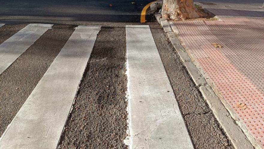 Un paso de cebra de Los Bloques se convierte en un &quot;campo de minas&quot;