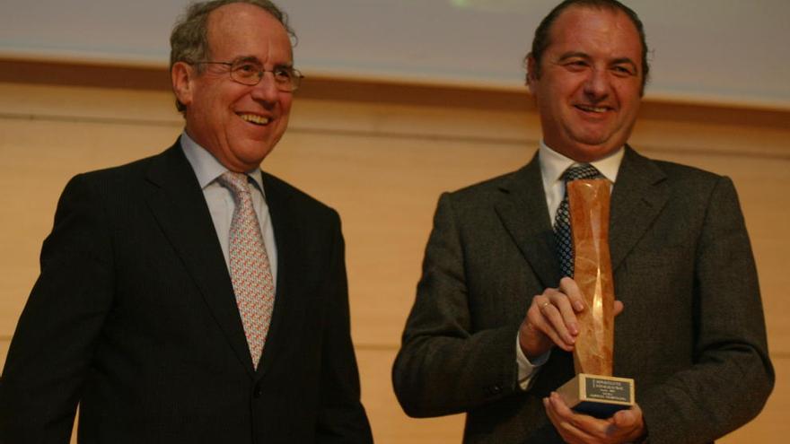 José Joaquin Ripoll recibe el premio