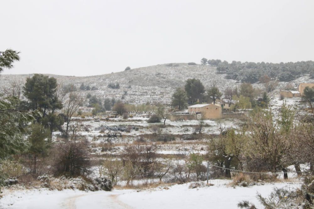 La nieve vuelve a la provincia en primavera.